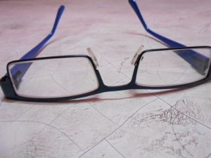 skydda ögon med glasögon